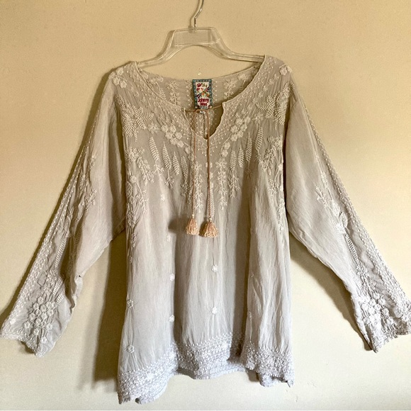 Johnny Was Tops - Johnny Was Intricate Tone on Tone Embroidered Tunic Blouse Ecru Cream Size L